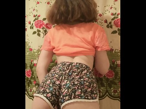 ❤️ Sexy jonge babe dy't har koarte broek op 'e kamera útstrielet Seksfideo by ús fy.vanalize.ru ️❤