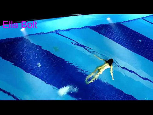 ❤️ Ik kin net ophâlde te sjen, jonge blonde fongen neaken swimmen yn ELLA BOLT resort pool Seksfideo by ús fy.vanalize.ru ️❤
